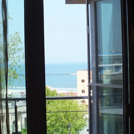 Seaside Piano Bar Apartament