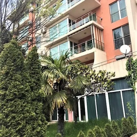 Apartment Seaside Piano Bar